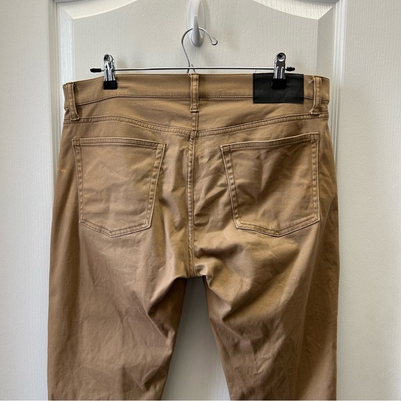 GAP Men’s Jeans Soft Wear Slim Taper Denim Pants Mojave Tan Size 32 - Picture 13 of 16